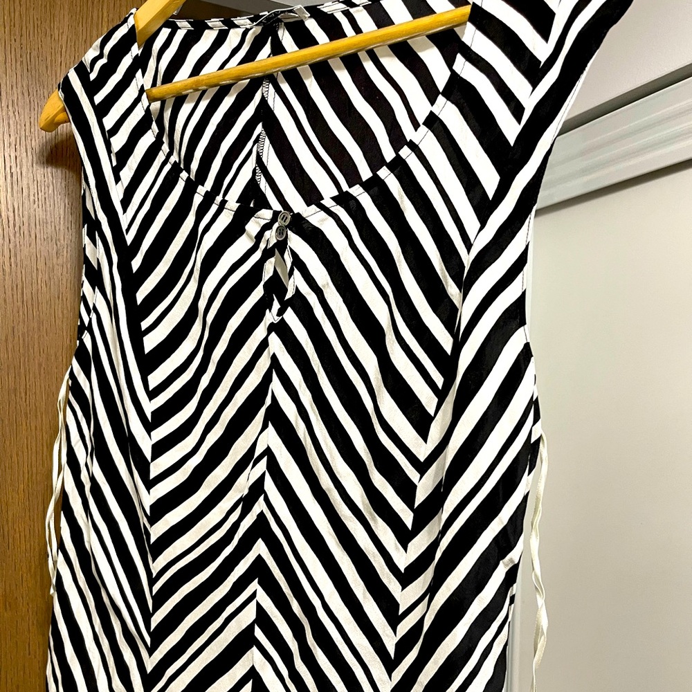 Size 14 L Silk Black & White Striped Tank Top blouse size Large - Picture 1 of 4